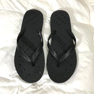 Room Essentials Unisex Shower Shoes Black Flip Flops Size 11/12